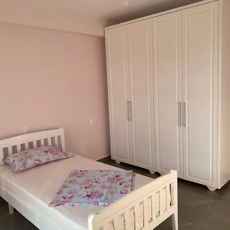 Casa Nushi * Dıraç