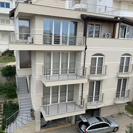 Casa Nushi * Durrës