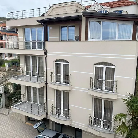 Casa Nushi Apartment